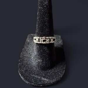 Silver Tone Cutout Band Ring - Size 5 ¾